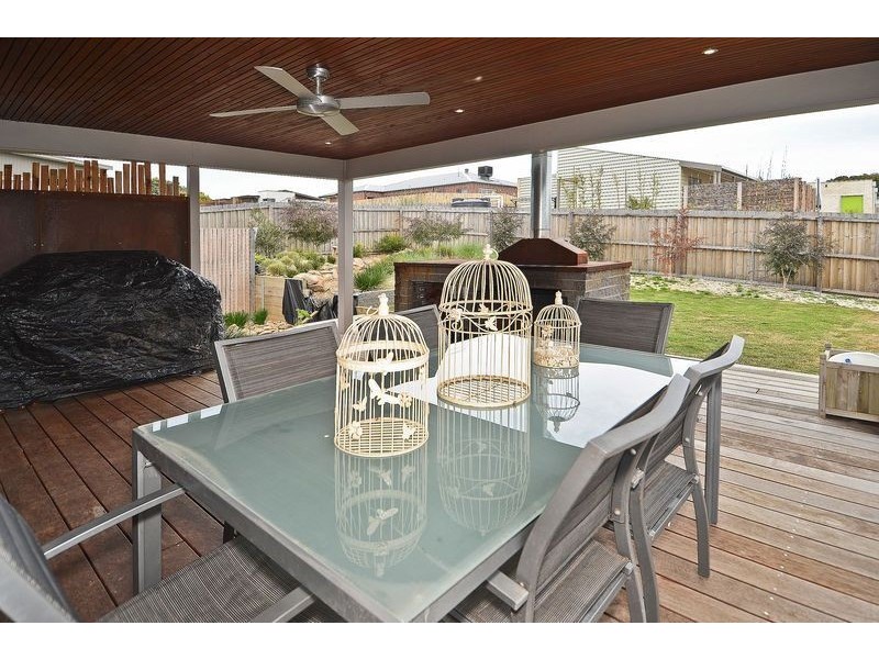 3 Saltbush Place, Torquay VIC 3228