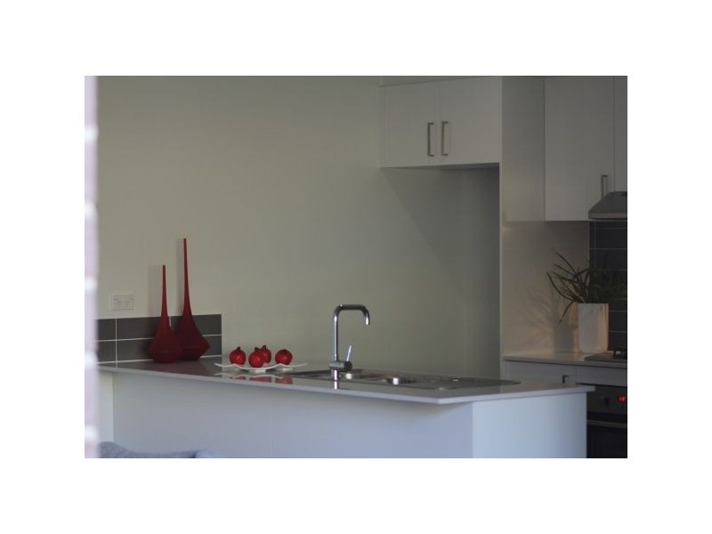 11 & 12/5 Peter Street, Grovedale VIC 3216