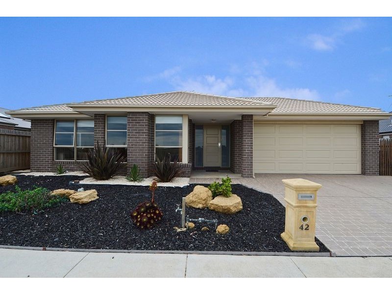 42 Curtain Drive, Leopold VIC 3224