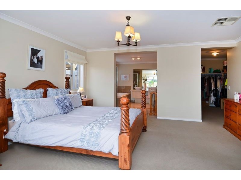 42 Curtain Drive, Leopold VIC 3224