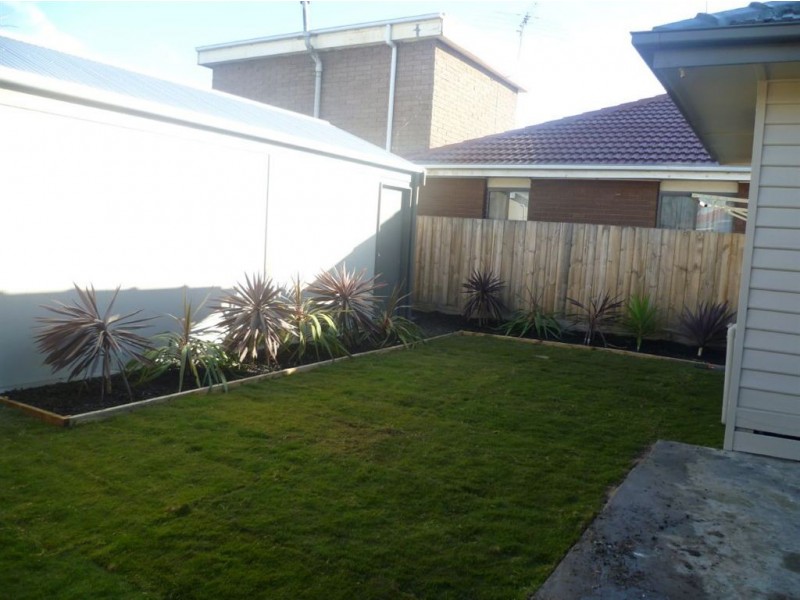 1/6 Glover Street, Newcomb VIC 3219