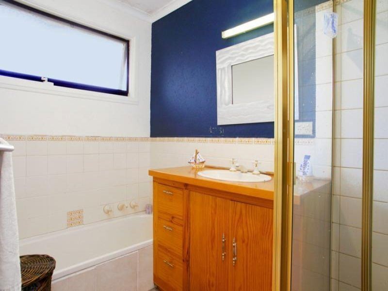 18 Bieske Road, Grovedale VIC 3216