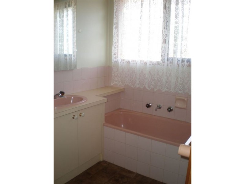 4 McGill Court, St Albans Park VIC 3219