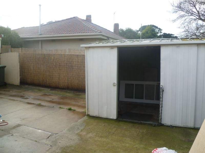 5 Quamby Avenue, Hamlyn Heights VIC 3215