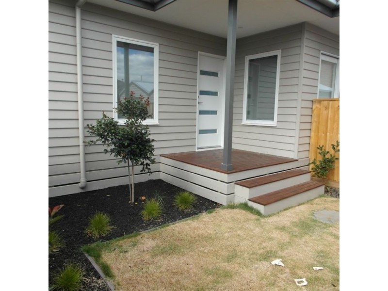 2/6 Glover Street, Newcomb VIC 3219