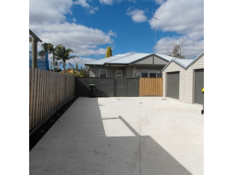 2/6 Glover Street, Newcomb VIC 3219