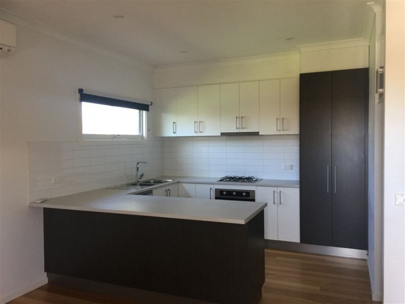 2/6 Glover Street, Newcomb VIC 3219