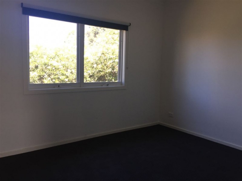 2/6 Glover Street, Newcomb VIC 3219