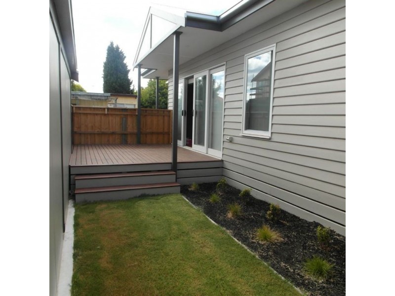 2/6 Glover Street, Newcomb VIC 3219