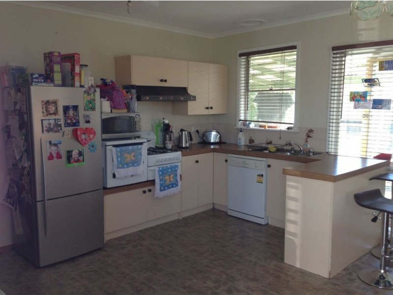 42 Neptune Avenue, Newcomb VIC 3219