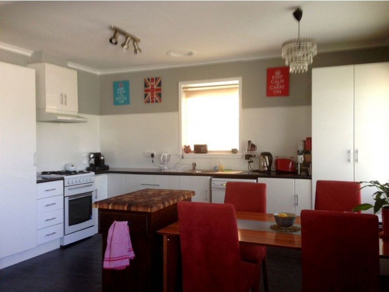 12 Saturn Street, Newcomb VIC 3219