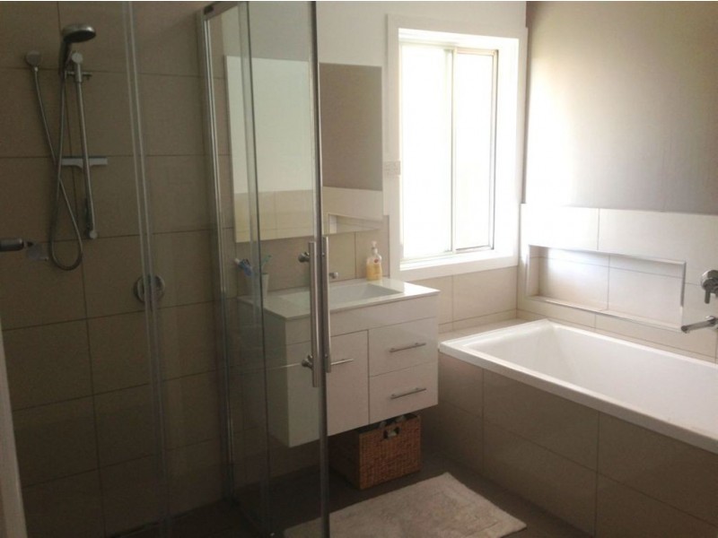 12 Saturn Street, Newcomb VIC 3219