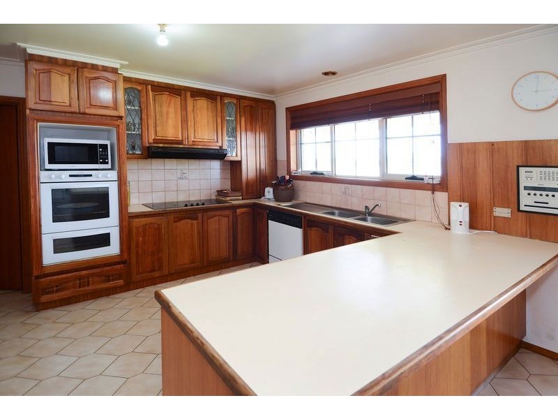 15 Avonlea Road, Bell Post Hill VIC 3215