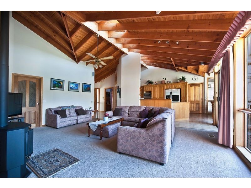 229 Grove Road, Grovedale VIC 3216