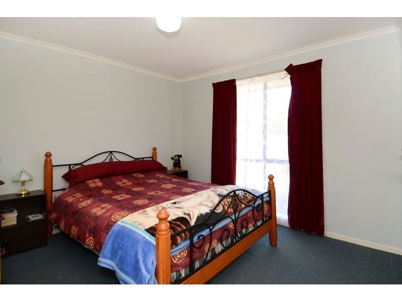 7 Planet Court, Whittington VIC 3219