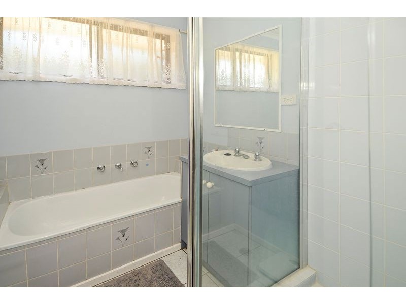 7 Planet Court, Whittington VIC 3219