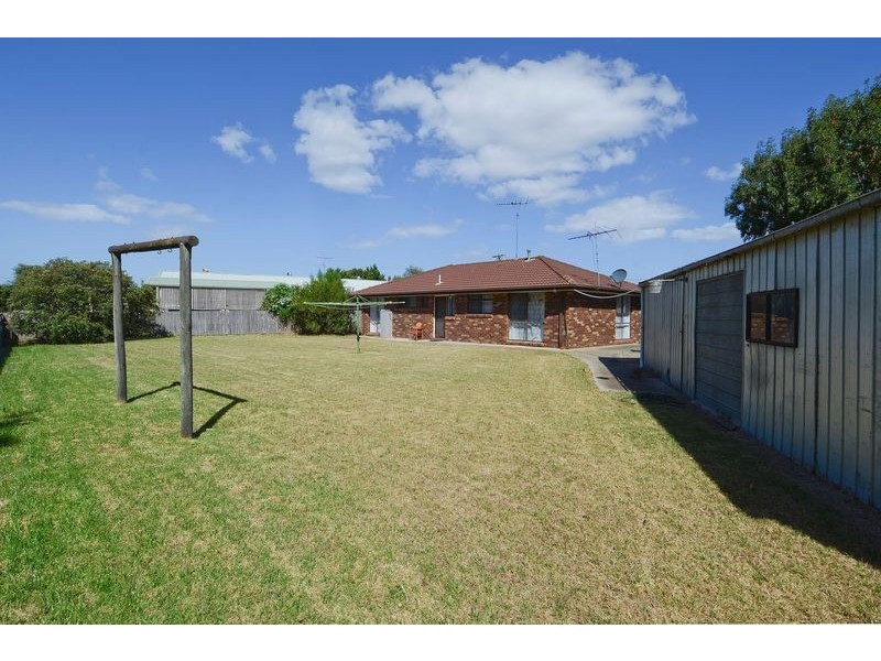 7 Planet Court, Whittington VIC 3219