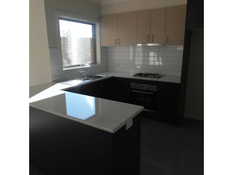 2/1 Pitman Street, Newcomb VIC 3219