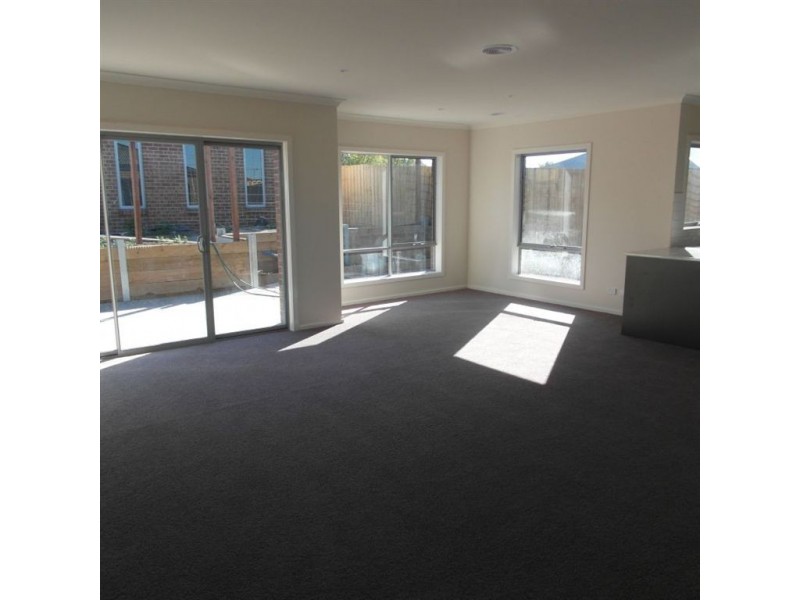 2/1 Pitman Street, Newcomb VIC 3219