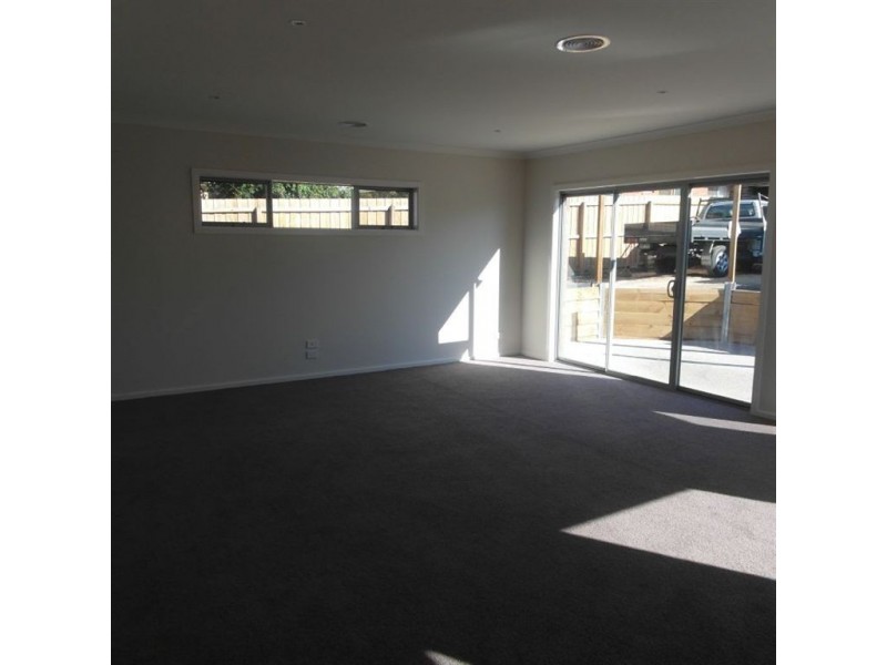 2/1 Pitman Street, Newcomb VIC 3219
