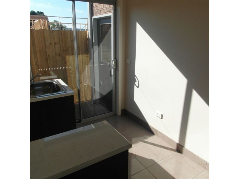 2/1 Pitman Street, Newcomb VIC 3219
