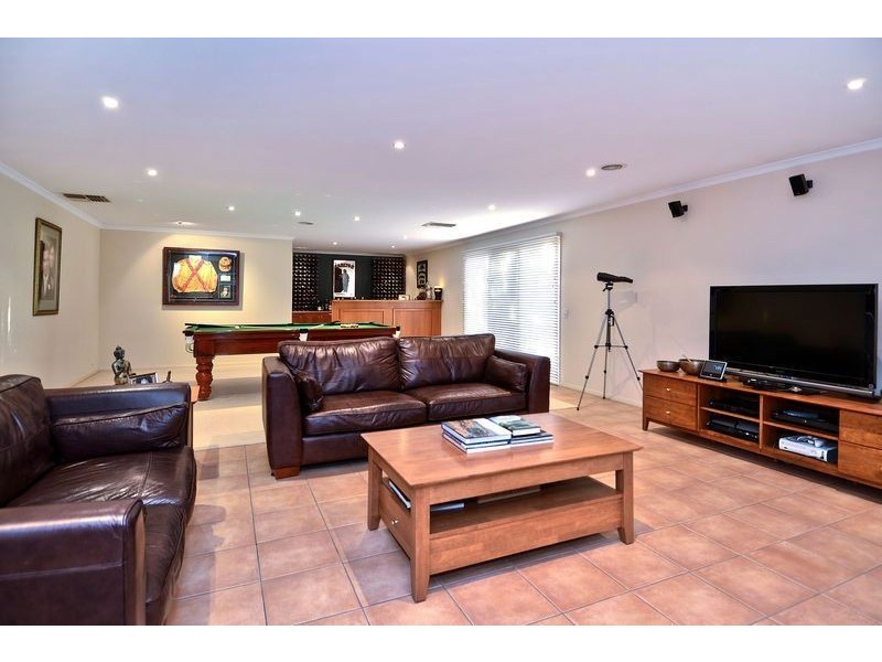 18 Paratone Crescent, St Albans Park VIC 3219