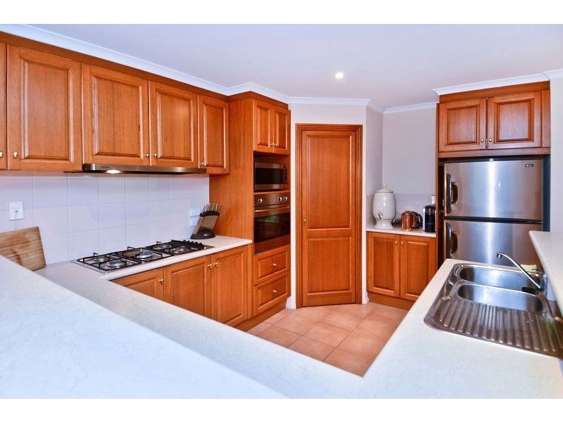 18 Paratone Crescent, St Albans Park VIC 3219