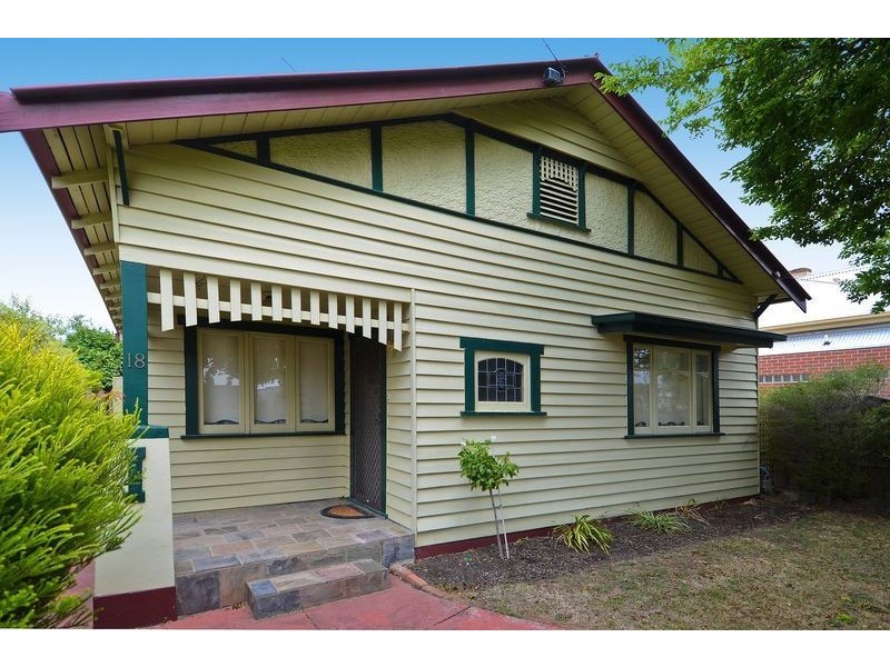 18 Foster Street, South Geelong VIC 3220