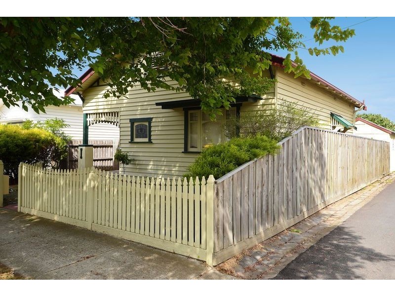 18 Foster Street, South Geelong VIC 3220