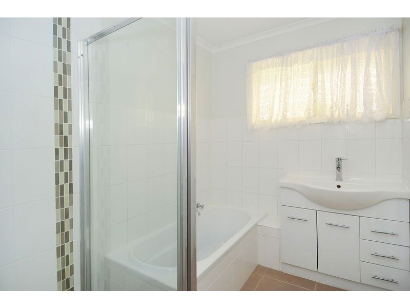 17 Poplar Street, Newcomb VIC 3219