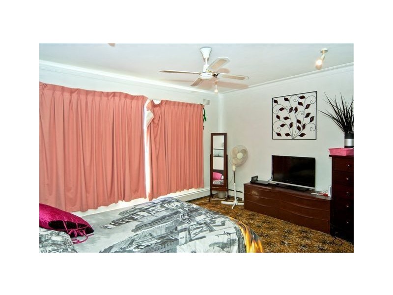 18 Fellmongers Road, Breakwater VIC 3219