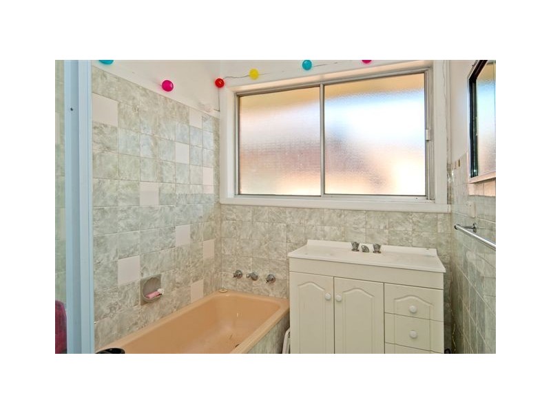 18 Fellmongers Road, Breakwater VIC 3219