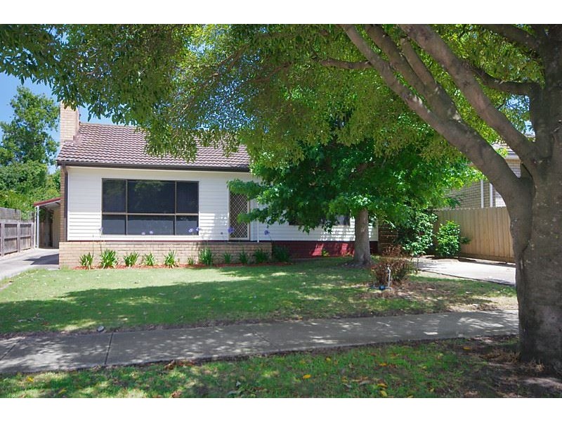 16 Marcus Street, Highton VIC 3216