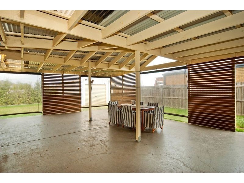 24 Paratone Crescent, St Albans Park VIC 3219