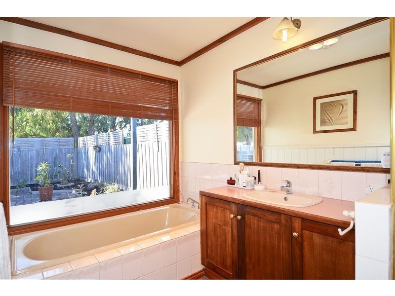 9 Justine Court, Leopold VIC 3224