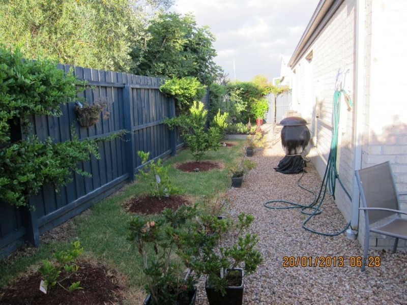 2/23 Bayfield Court, Newcomb VIC 3219