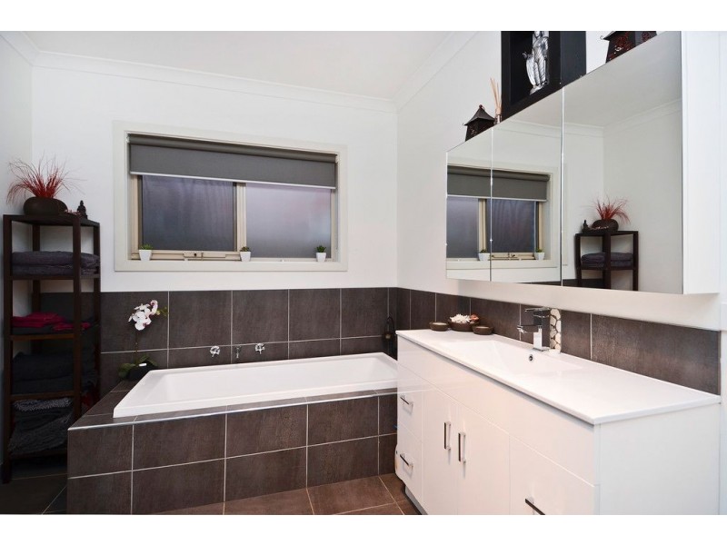 2/4 Grafton St, St Albans Park VIC 3219