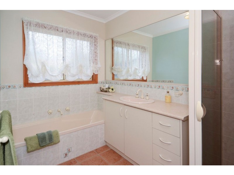 2 Abigail Court, Leopold VIC 3224