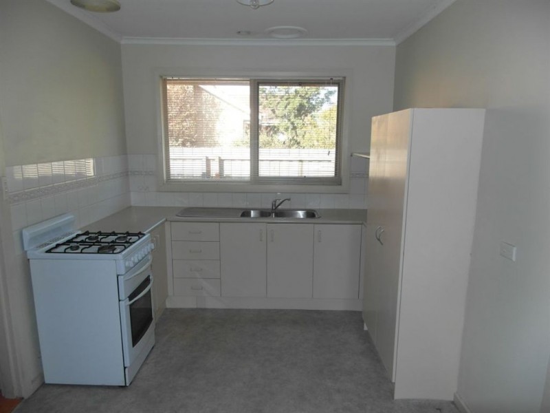 2 Hering Court, East Geelong VIC 3219