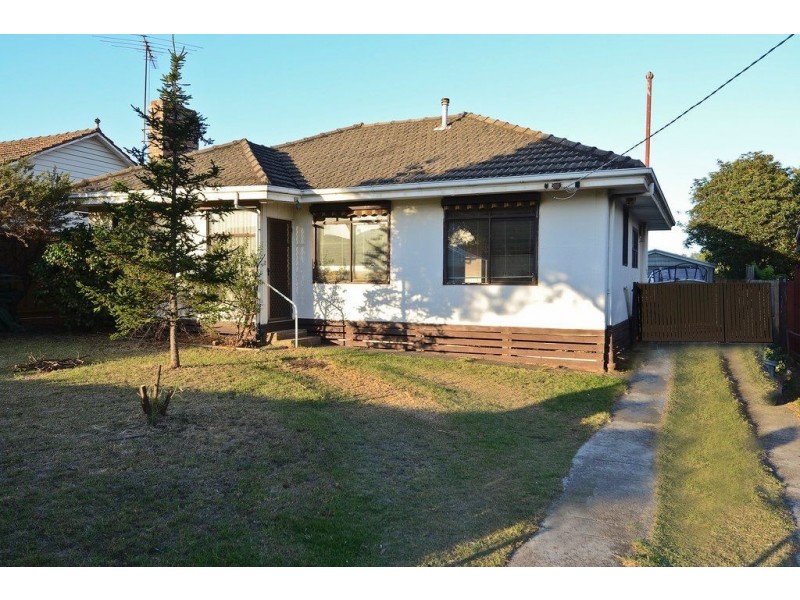 39 Breakwater Road, East Geelong VIC 3219