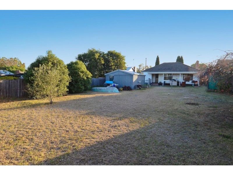 39 Breakwater Road, East Geelong VIC 3219