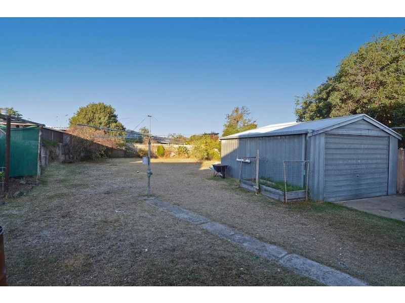 39 Breakwater Road, East Geelong VIC 3219