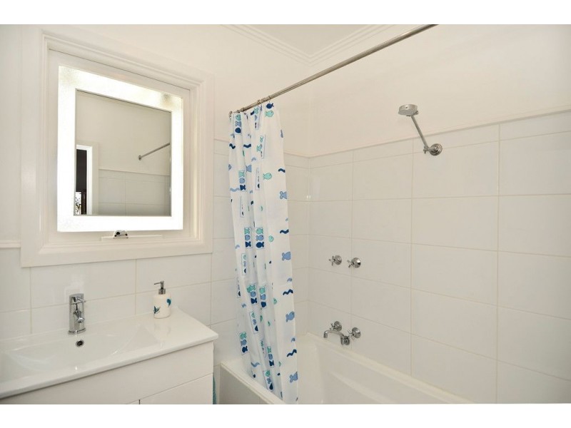 23 Poplar Street, Newcomb VIC 3219