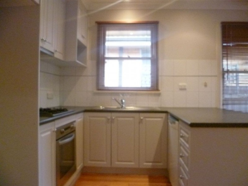 1 Strickland Avenue, Highton VIC 3216