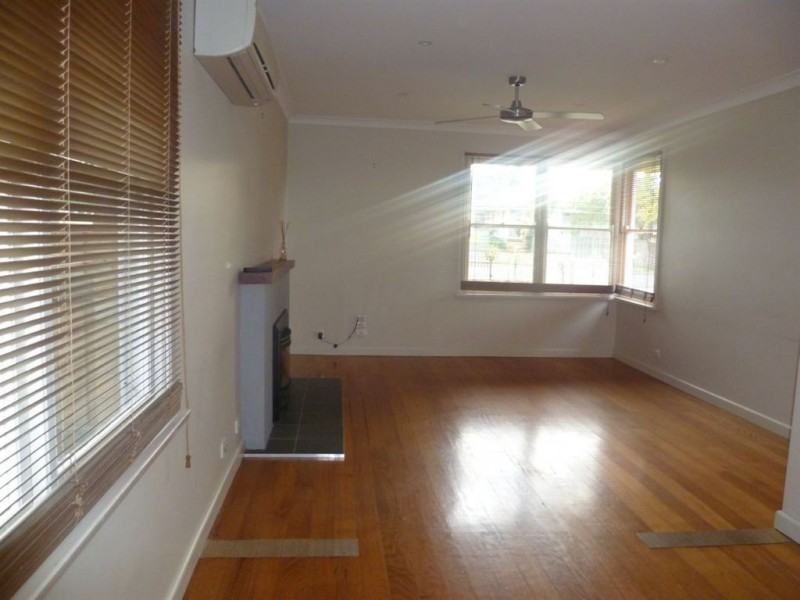 1 Strickland Avenue, Highton VIC 3216