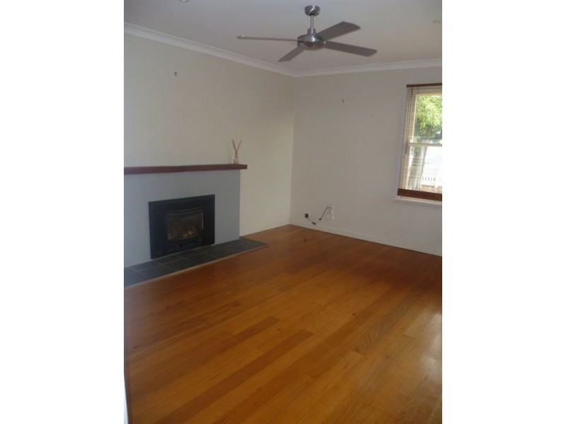 1 Strickland Avenue, Highton VIC 3216