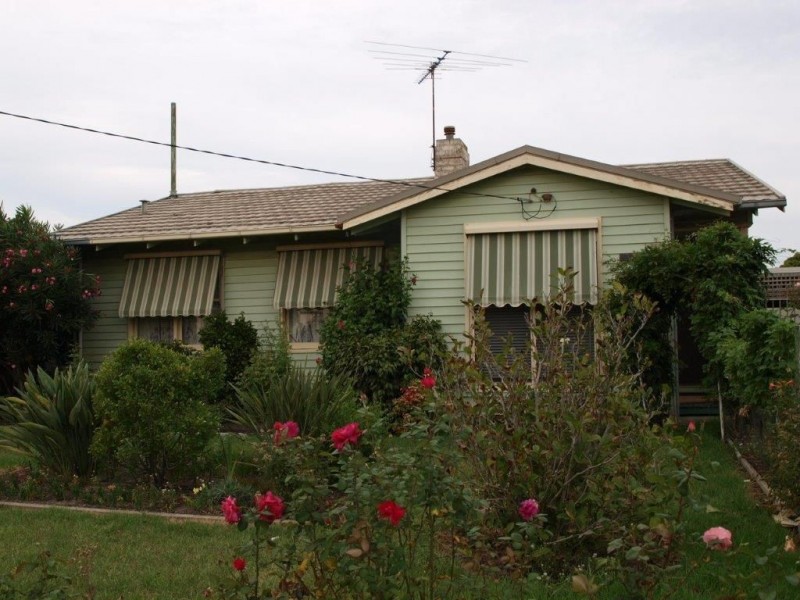 8 Wisteria Grove, Norlane VIC 3214