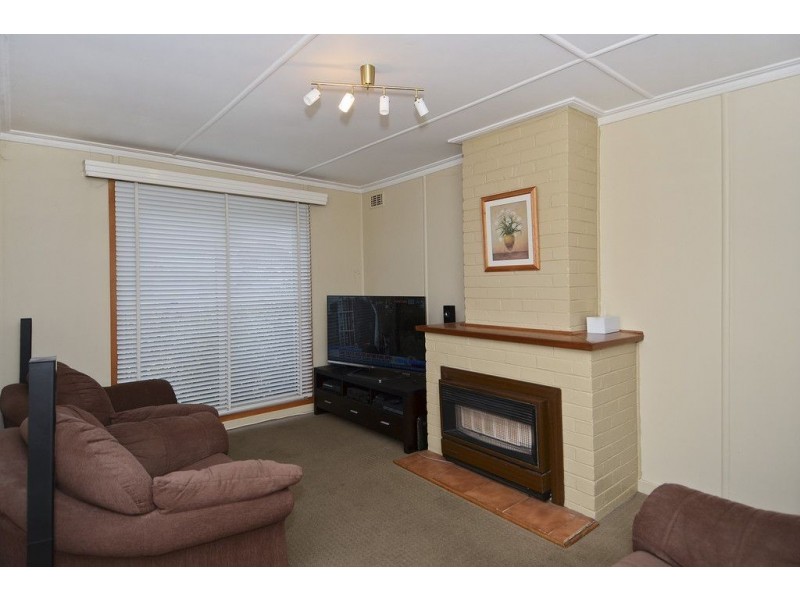 8 Wisteria Grove, Norlane VIC 3214