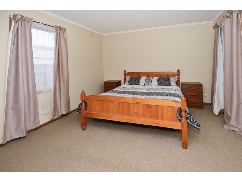 8 Wisteria Grove, Norlane VIC 3214