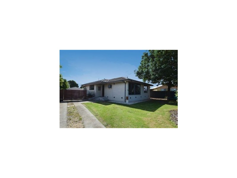 24 Hibiscus Crescent, Newcomb VIC 3219